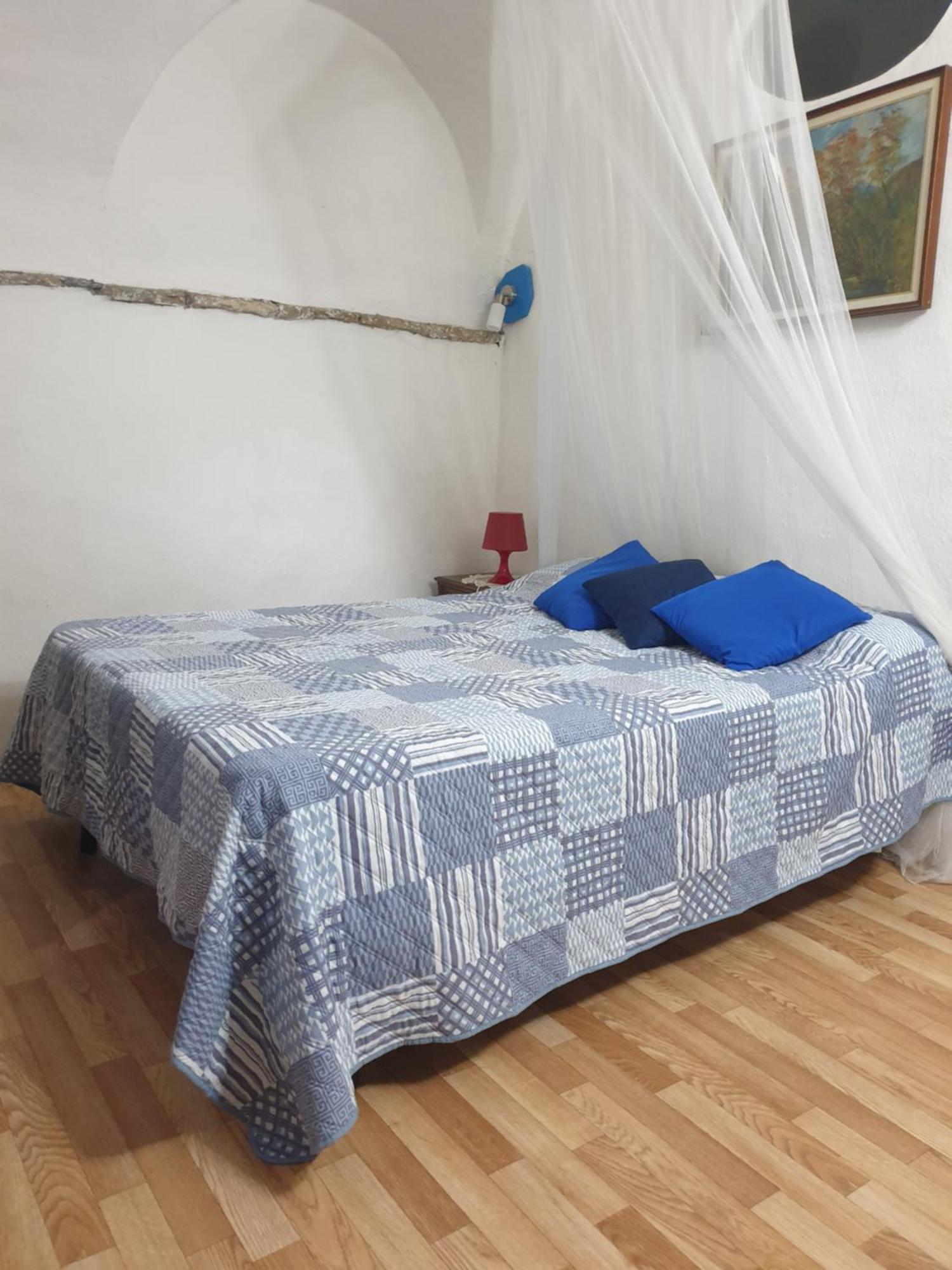圣雷默Casa Di Ingrida Bussana Vecchia别墅 外观 照片